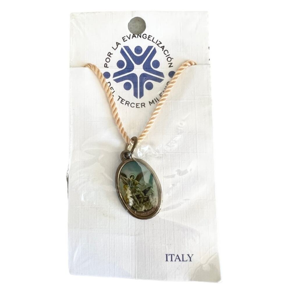 Holographic St. Michael Archangel Evangelizacion Del Tercer Milenio Necklace